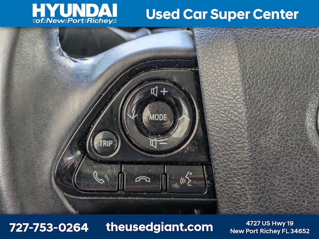 Thumbnail: 2022 Toyota Prius Prime - 32