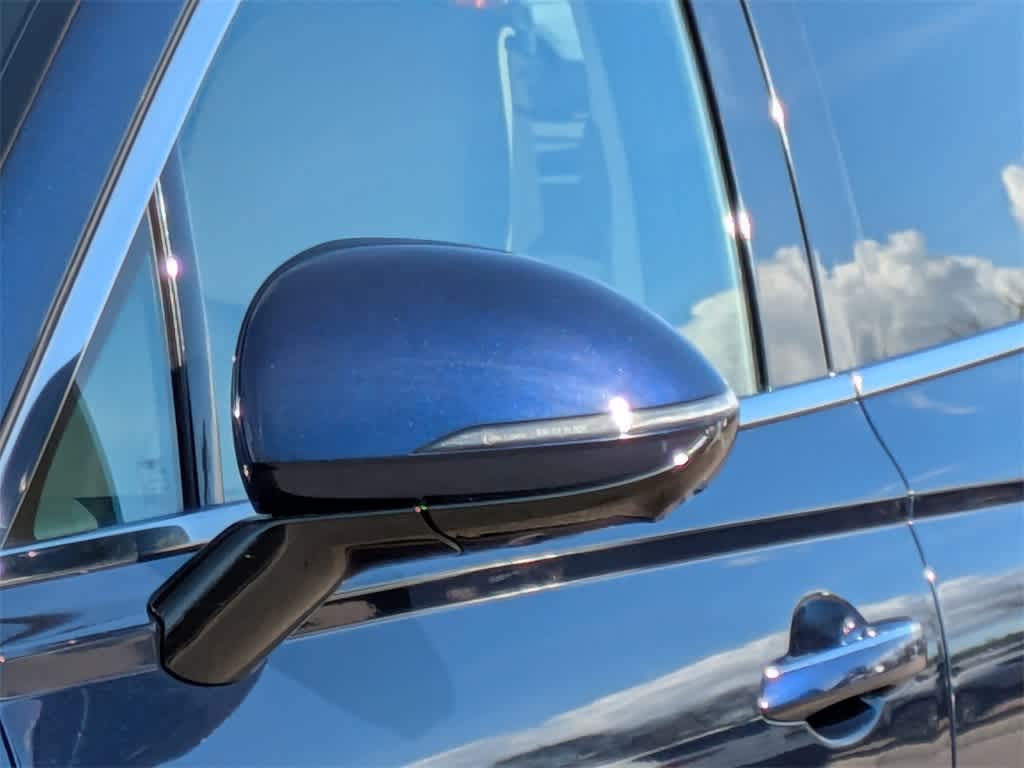 Thumbnail: 2022 Genesis GV70 - 11