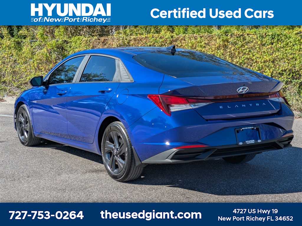 Thumbnail: 2023 Hyundai Elantra - 3