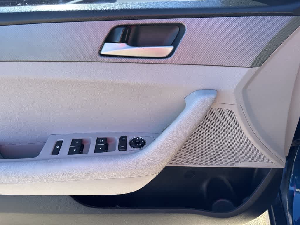 Thumbnail: 2018 Hyundai Sonata - 10