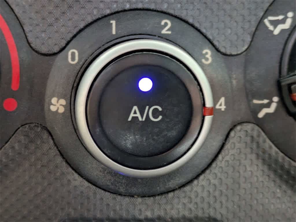 Thumbnail: 2013 Hyundai Accent - 20