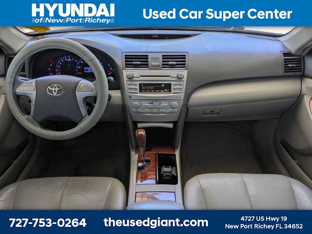 Thumbnail: 2011 Toyota Camry - 16