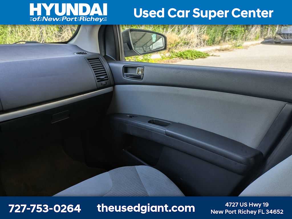 Thumbnail: 2012 Nissan Sentra - 17