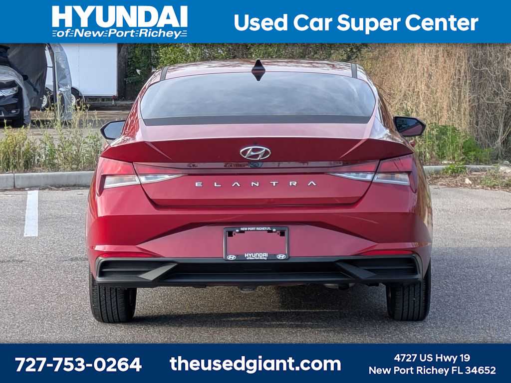 Thumbnail: 2022 Hyundai Elantra - 4
