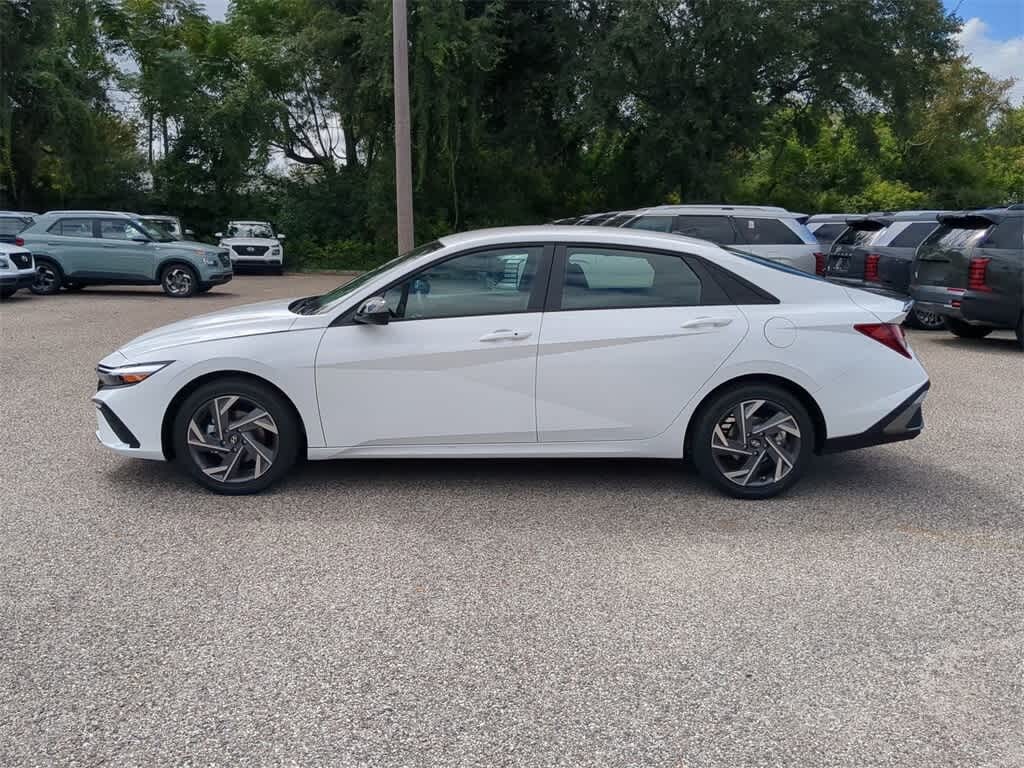 New 2025 Hyundai Elantra SEL Sport Sedan