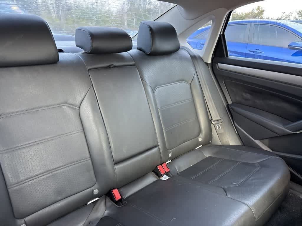 Thumbnail: 2015 Volkswagen Passat - 10