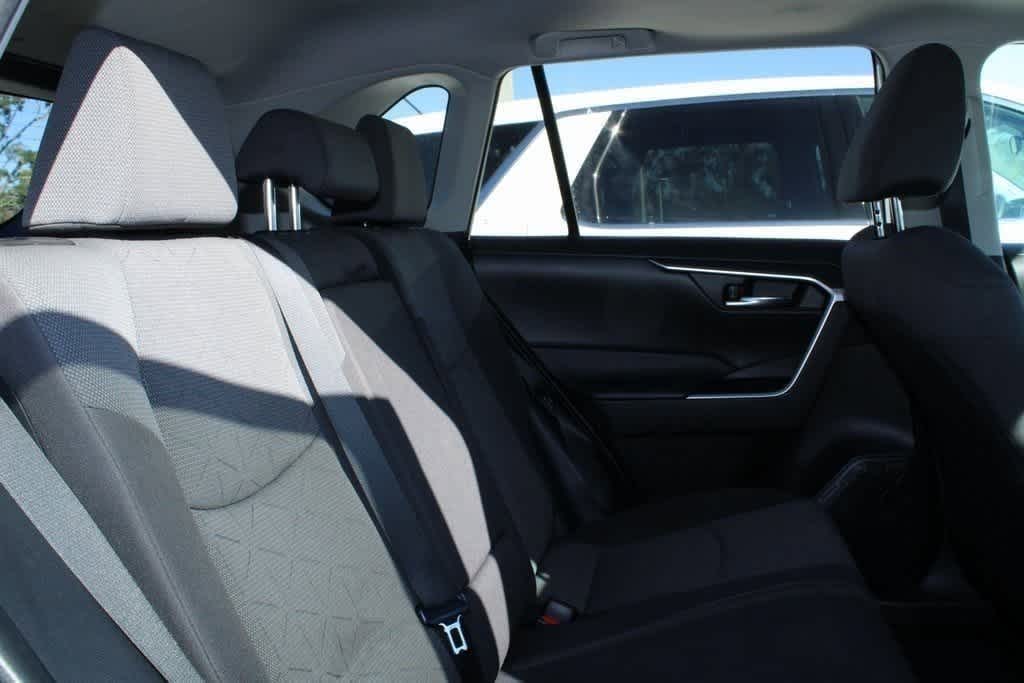 Thumbnail: 2022 Toyota RAV4 - 10