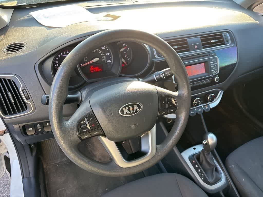 Thumbnail: 2016 Kia Rio - 10