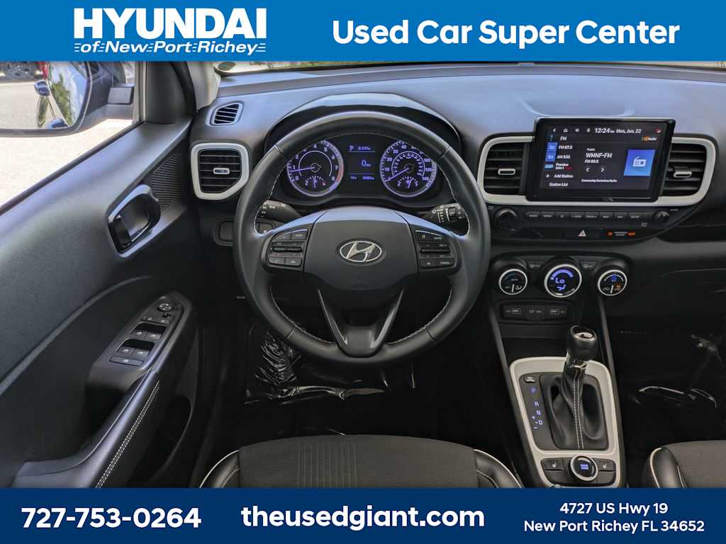 Thumbnail: 2022 Hyundai Venue - 16
