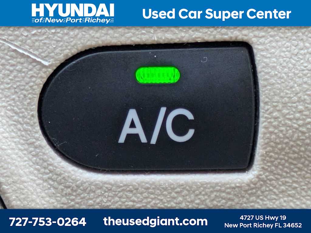 Thumbnail: 2009 Hyundai Accent - 20