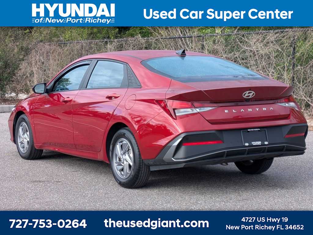 Thumbnail: 2024 Hyundai Elantra - 3