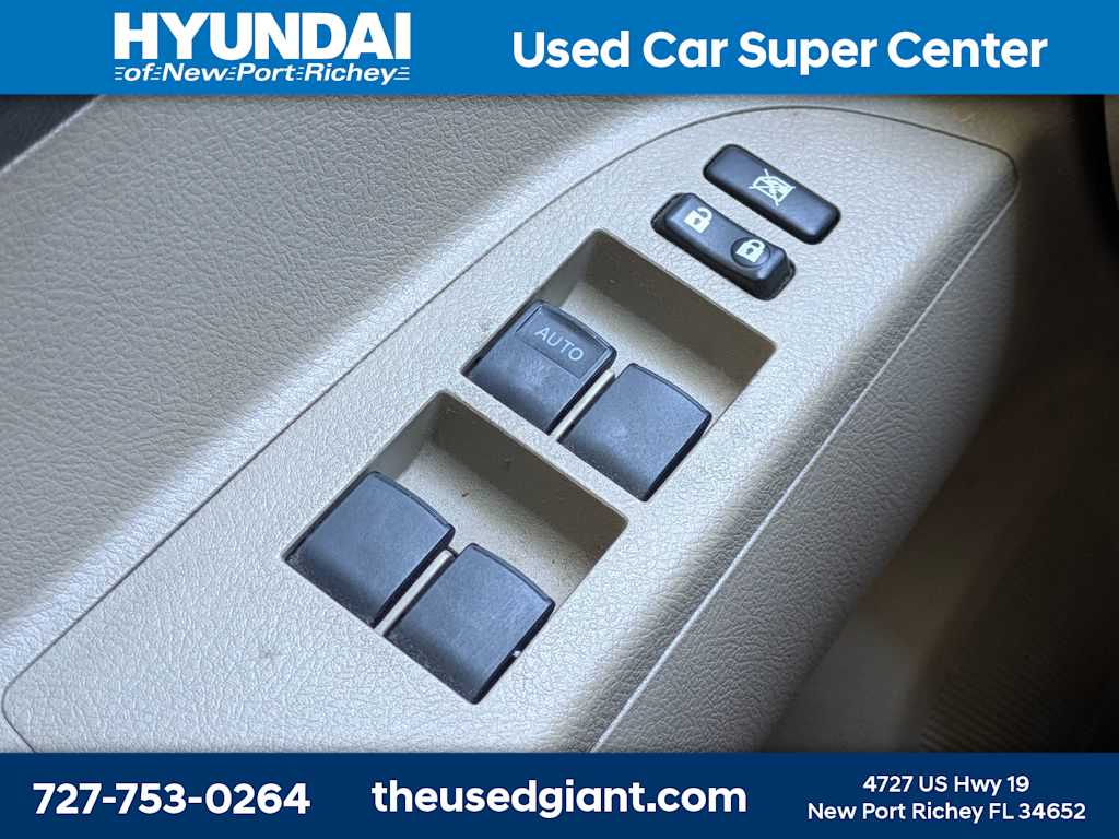 Thumbnail: 2011 Toyota Highlander - 34