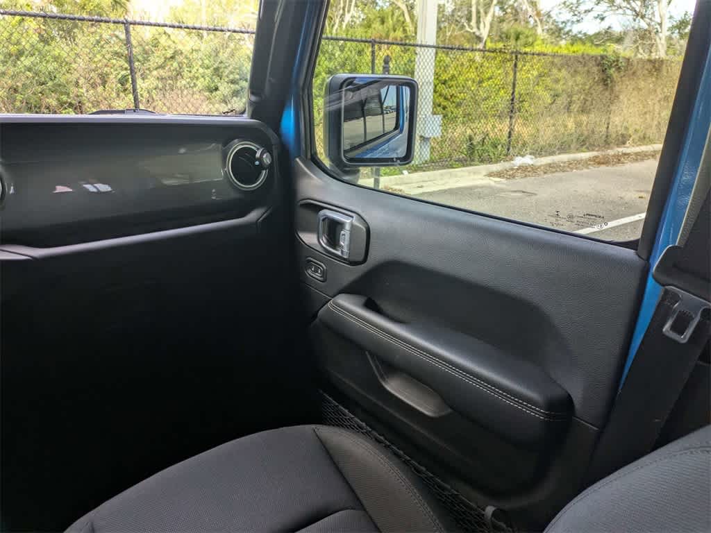 Thumbnail: 2022 Jeep Wrangler - 21