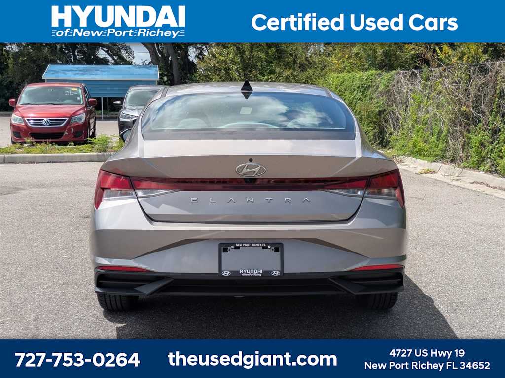 Thumbnail: 2023 Hyundai Elantra - 4