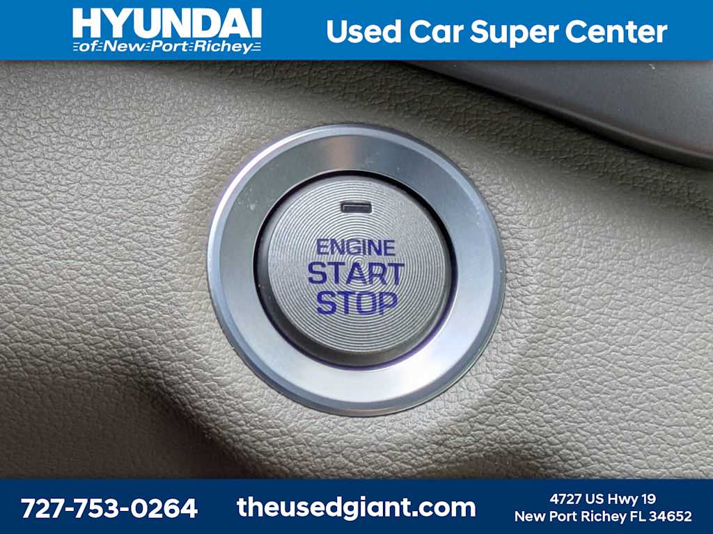 Thumbnail: 2017 Hyundai Elantra - 38