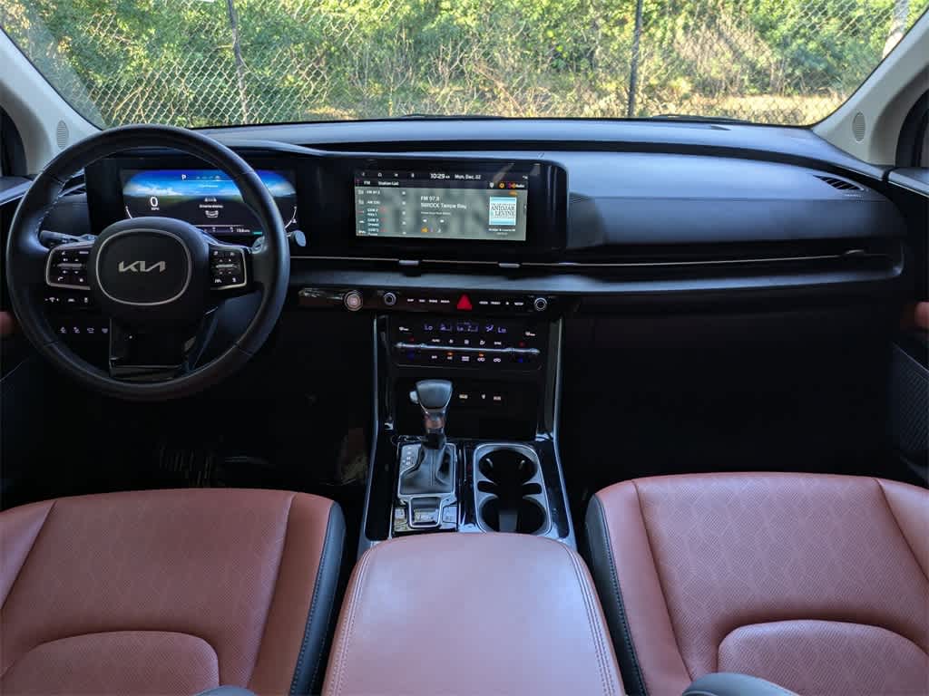 Thumbnail: 2023 Kia Carnival - 24