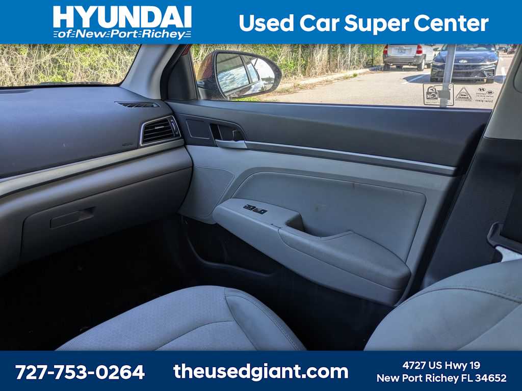 Thumbnail: 2017 Hyundai Elantra - 15