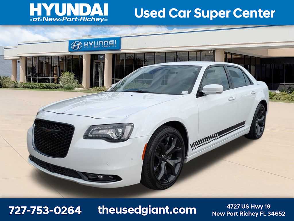 Thumbnail: 2020 Chrysler 300 - 1