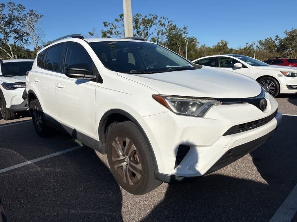 Thumbnail: 2018 Toyota RAV4 - 4