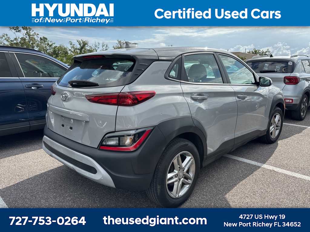 2022 Hyundai Kona SE 3