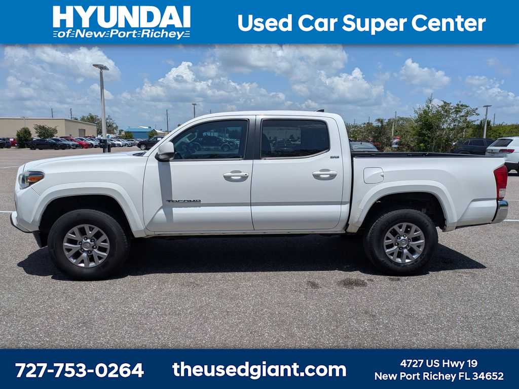 Thumbnail: 2017 Toyota Tacoma - 2