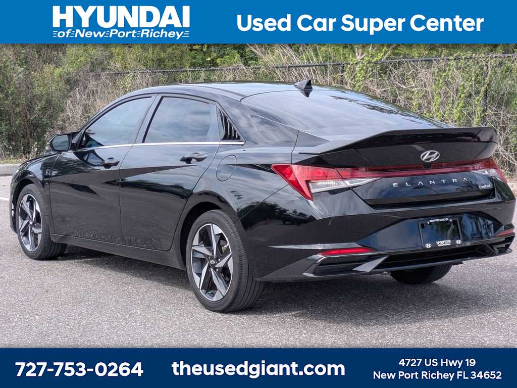 Thumbnail: 2023 Hyundai Elantra - 3
