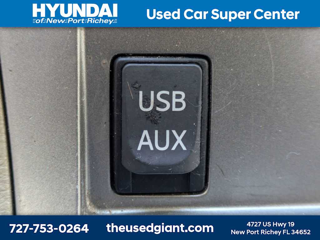 Thumbnail: 2011 Toyota Highlander - 31