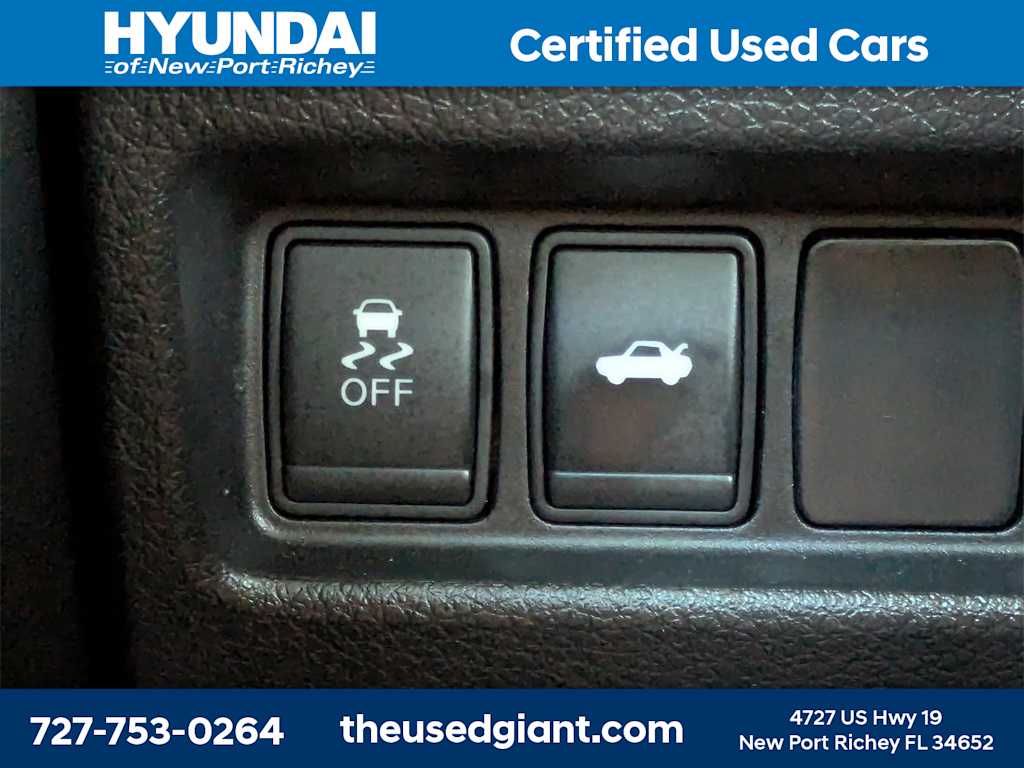 Thumbnail: 2013 Nissan Altima - 27