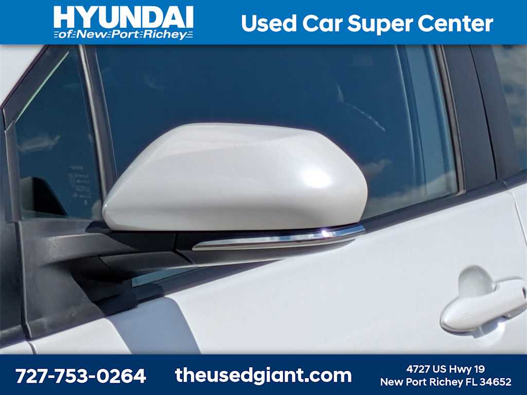 Thumbnail: 2022 Toyota Prius Prime - 11