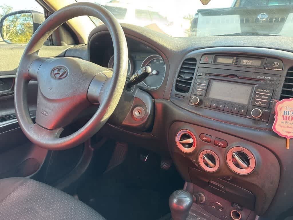 Thumbnail: 2010 Hyundai Accent - 6