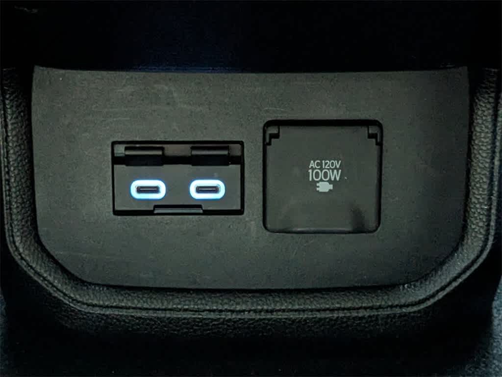 Thumbnail: 2022 Toyota Highlander - 20