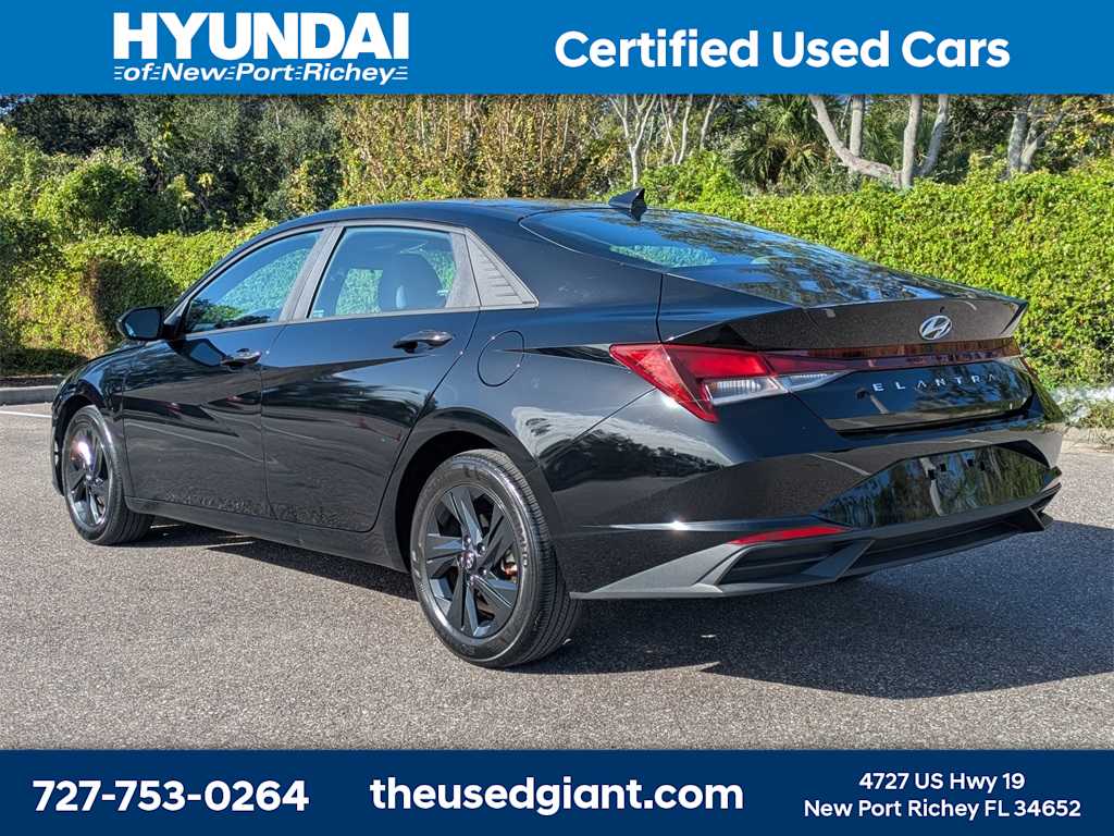 Thumbnail: 2023 Hyundai Elantra - 3