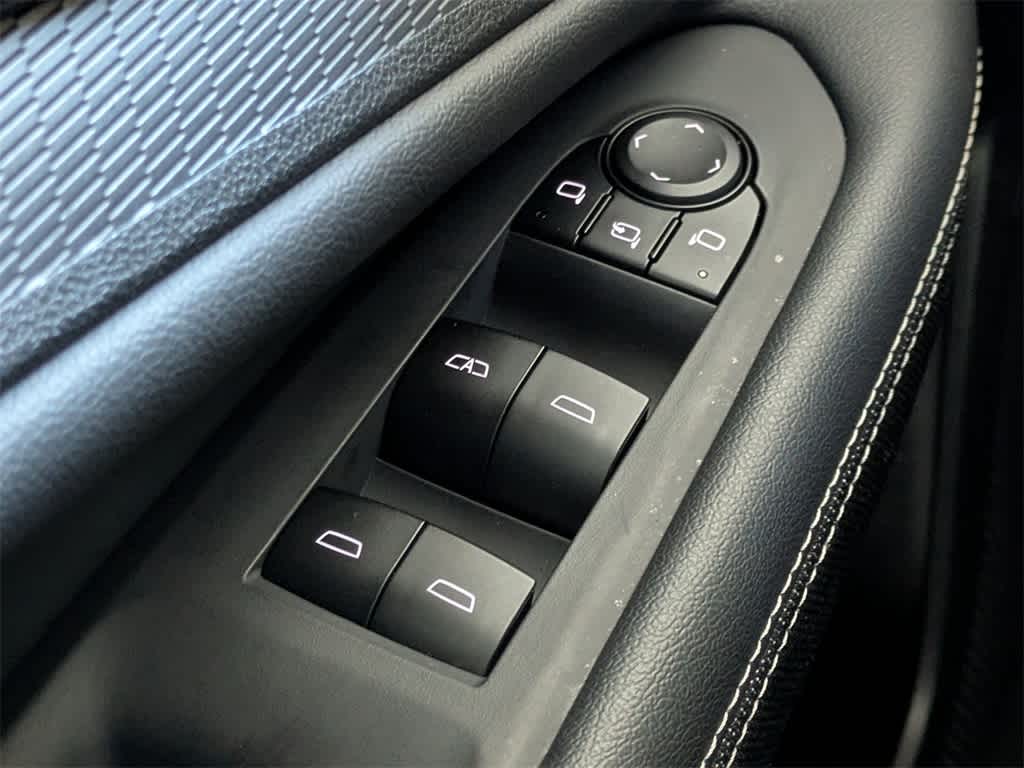 Thumbnail: 2025 Chevrolet Blazer EV - 38