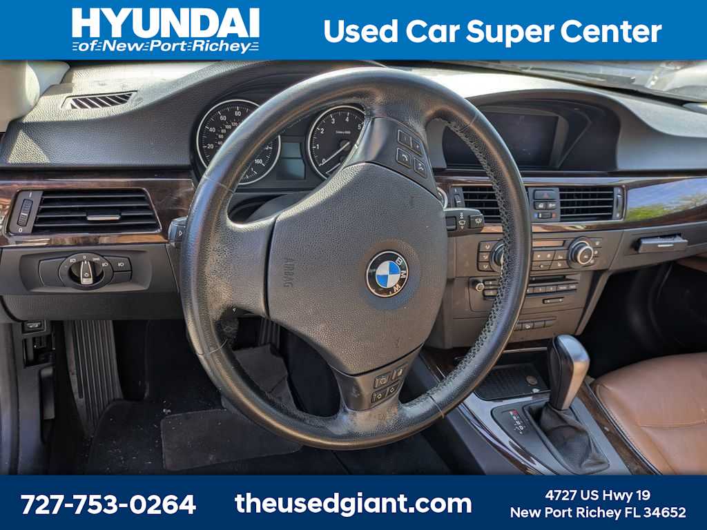 Thumbnail: 2011 BMW 3 Series - 12