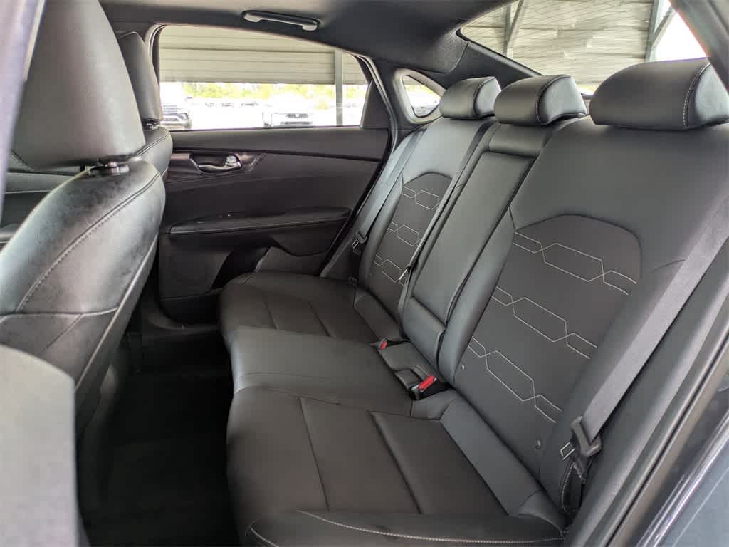 Thumbnail: 2022 Kia Forte - 14