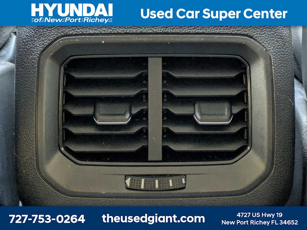 Thumbnail: 2022 Volkswagen Tiguan - 19