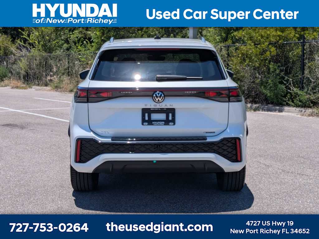 Thumbnail: 2025 Volkswagen Tiguan - 4