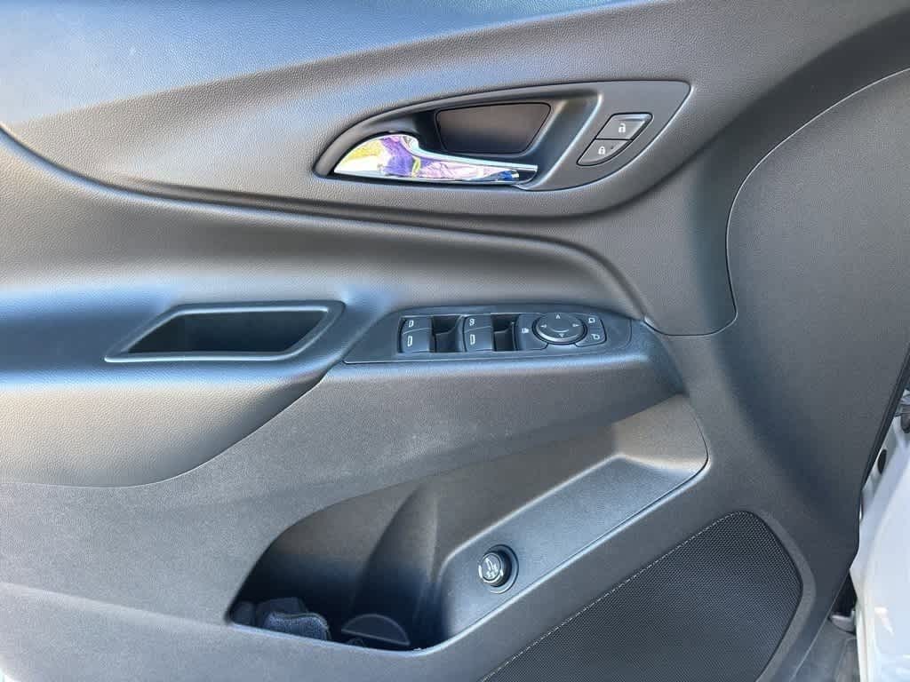 Thumbnail: 2021 Chevrolet Equinox - 10