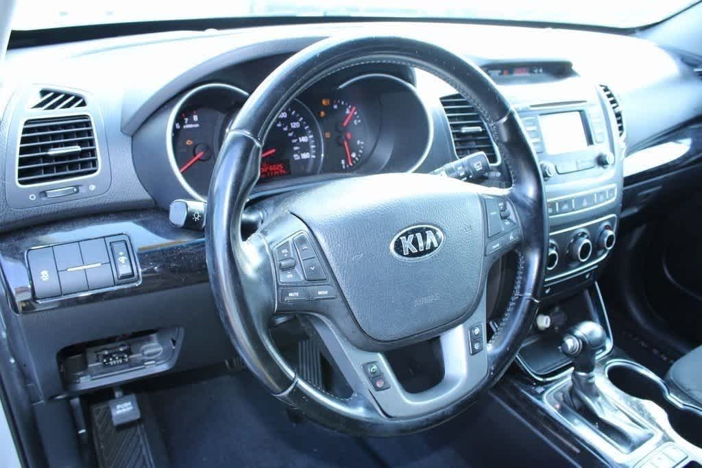 Thumbnail: 2015 Kia Sorento - 10