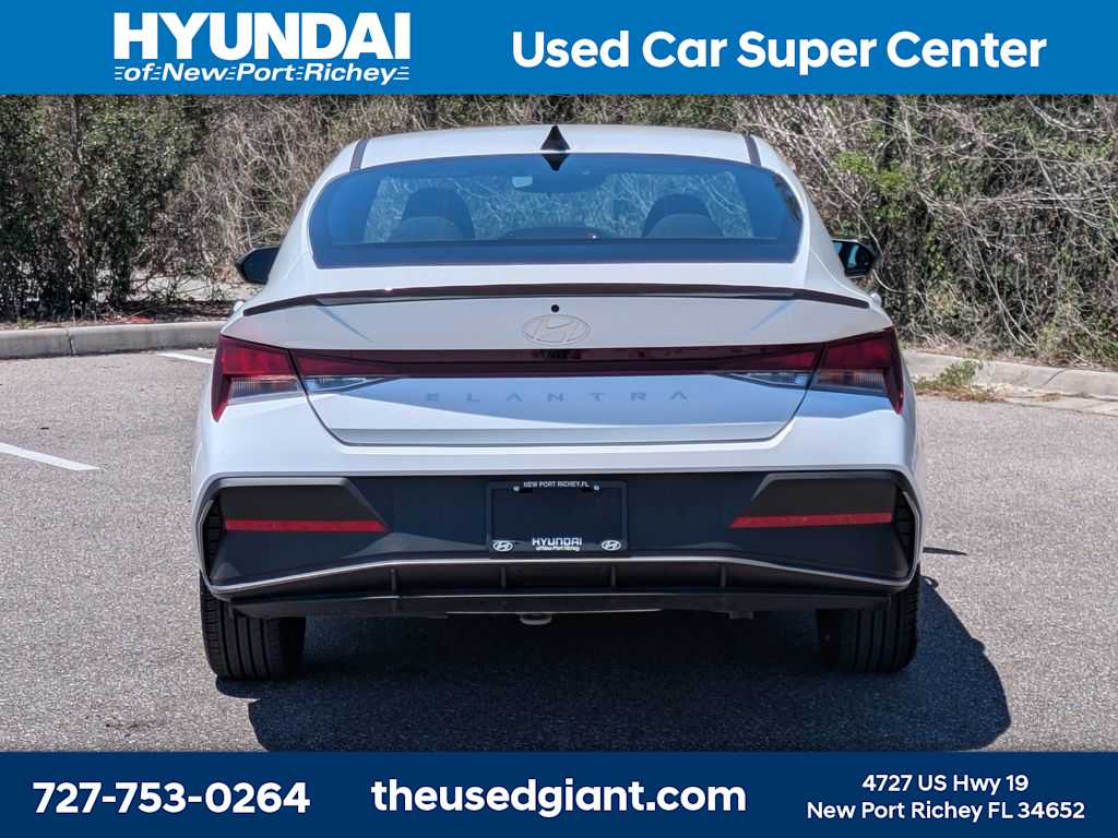Thumbnail: 2026 Hyundai Elantra - 4