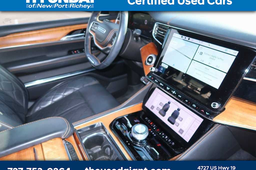 Thumbnail: 2022 Jeep Grand Wagoneer - 8