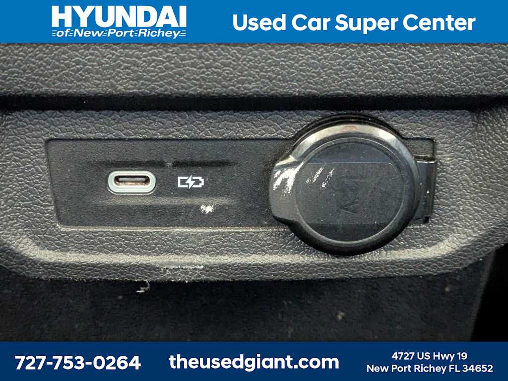 Thumbnail: 2021 Volkswagen Tiguan - 18