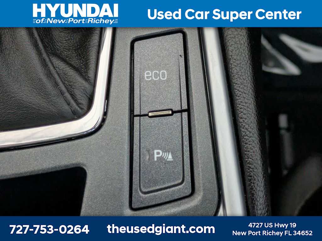 Thumbnail: 2015 Cadillac SRX - 28