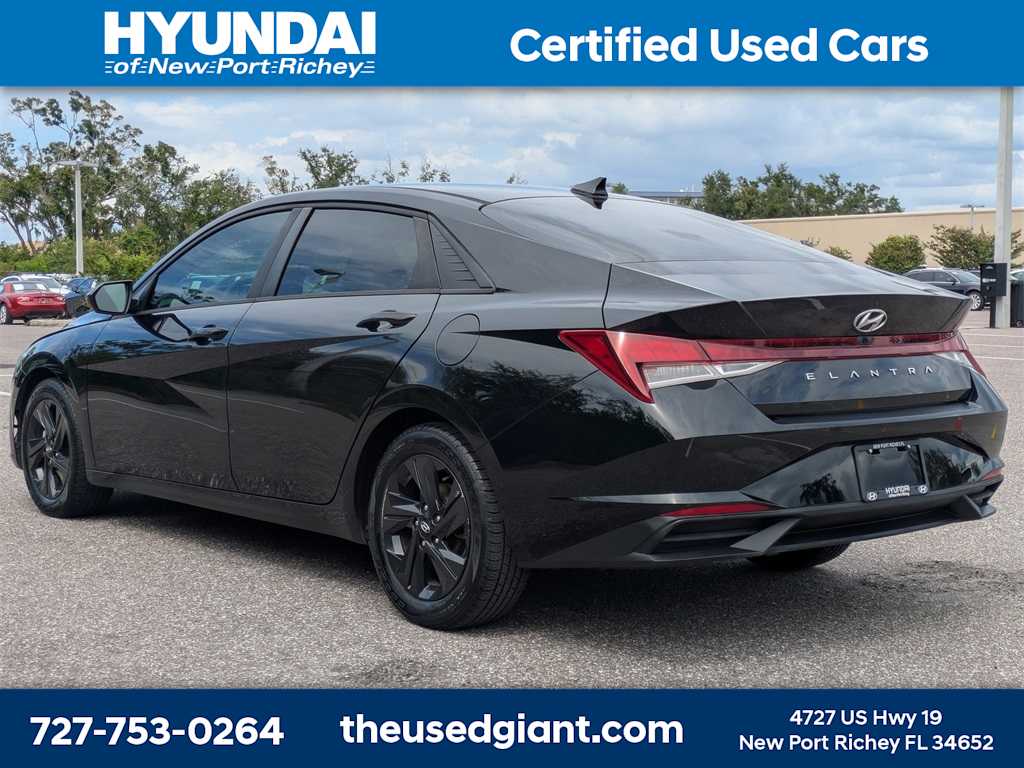 Thumbnail: 2021 Hyundai Elantra - 3