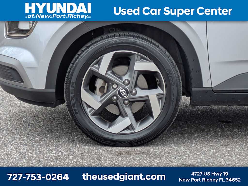 Thumbnail: 2023 Hyundai Venue - 10