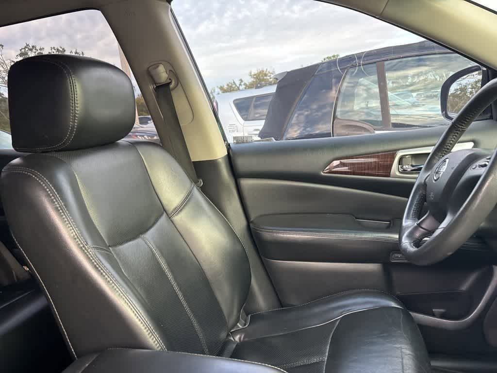 Thumbnail: 2015 Nissan Pathfinder - 8