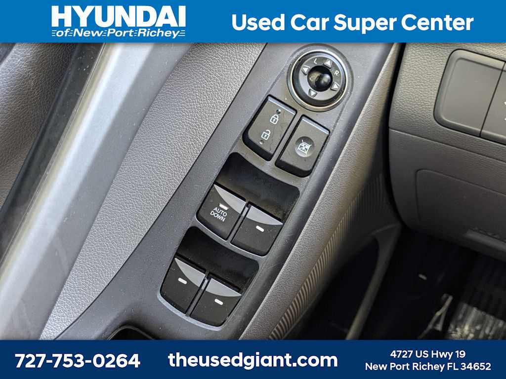 Thumbnail: 2015 Hyundai Elantra - 22