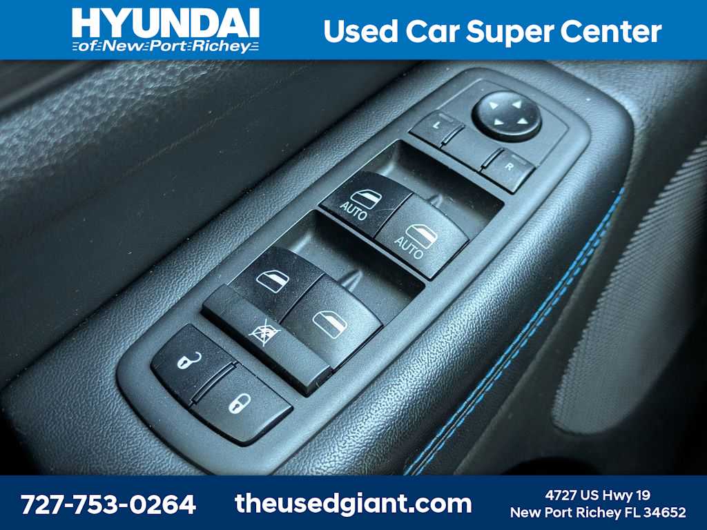 Thumbnail: 2019 Jeep Grand Cherokee - 32