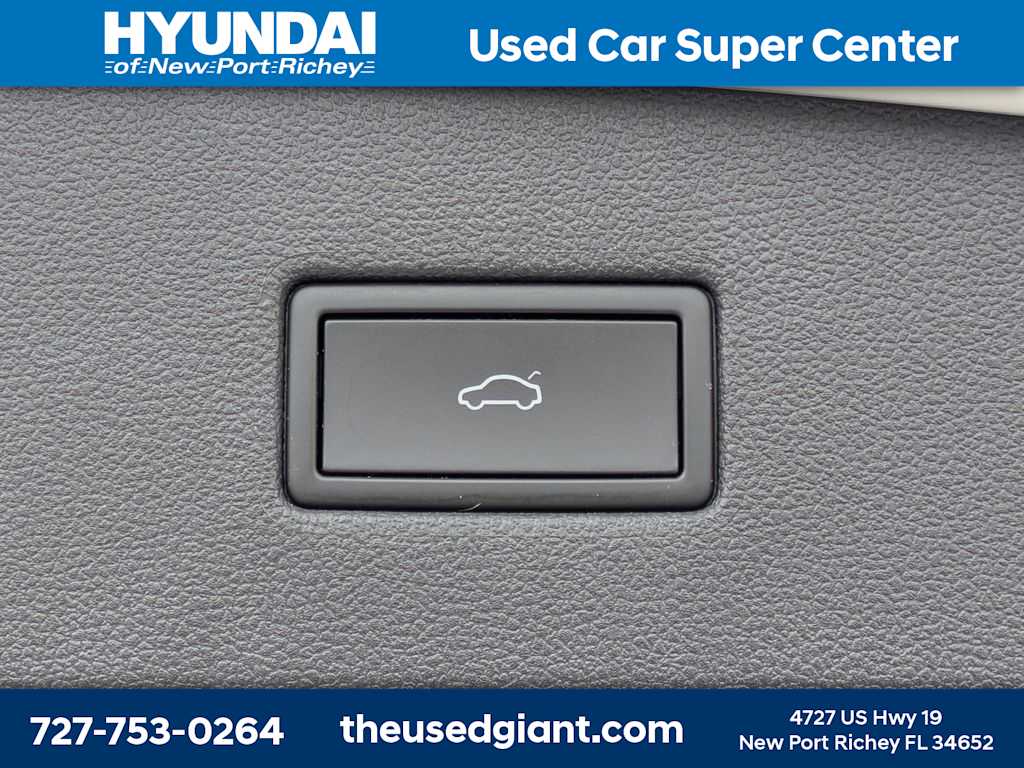 Thumbnail: 2022 Volkswagen Tiguan - 13