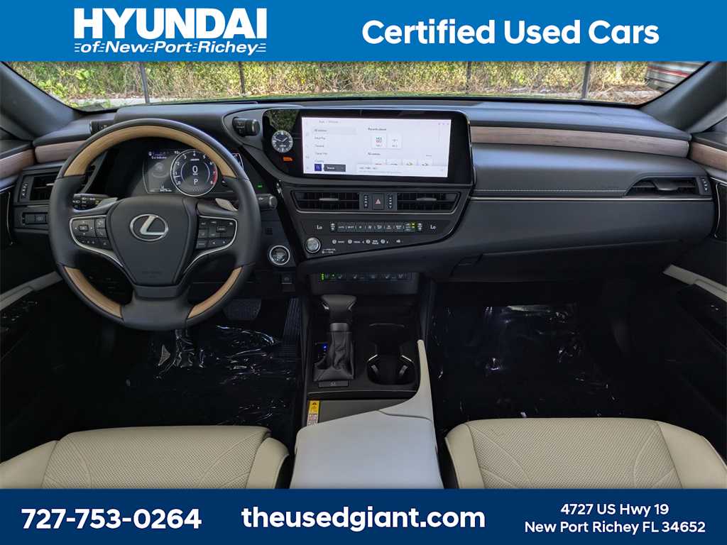 Thumbnail: 2025 Lexus ES - 16